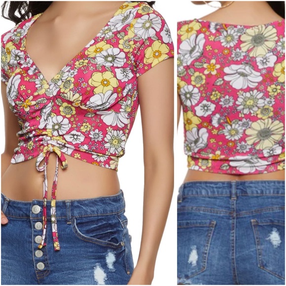 NWT Bold Vintage Floral Cropped Ruched Drawstring Top - Picture 1 of 12